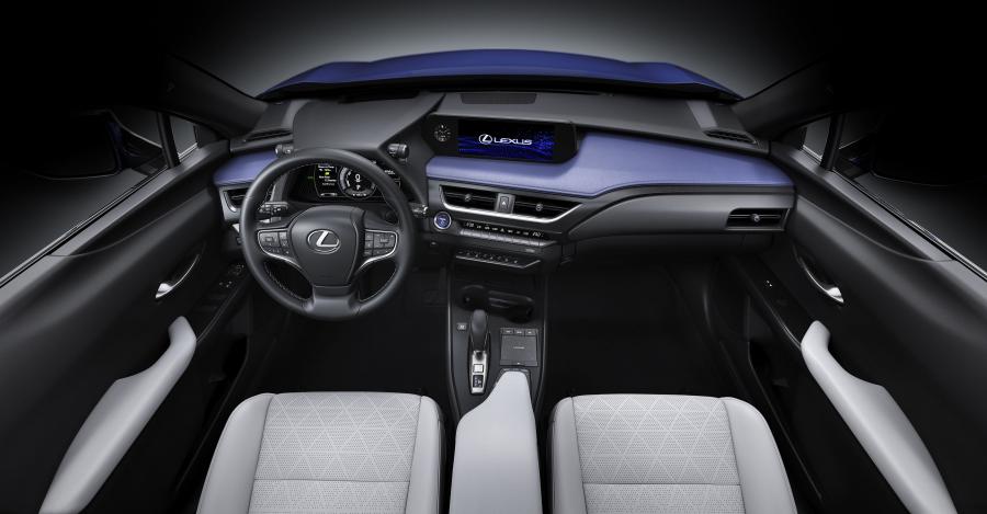 Торпедо Lexus UX300e 2020 года  (WW) (фото 25 из 62)